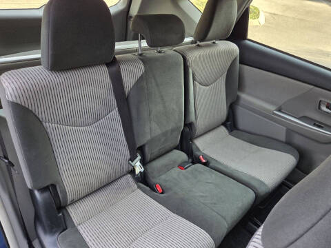 2016 Toyota Prius v Three