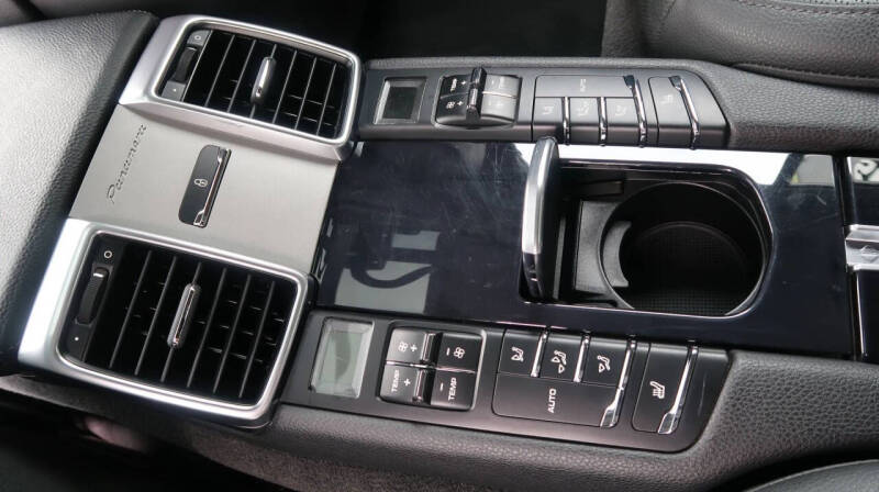 2015 Porsche Panamera