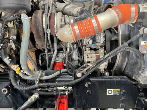 2010 Peterbilt 335