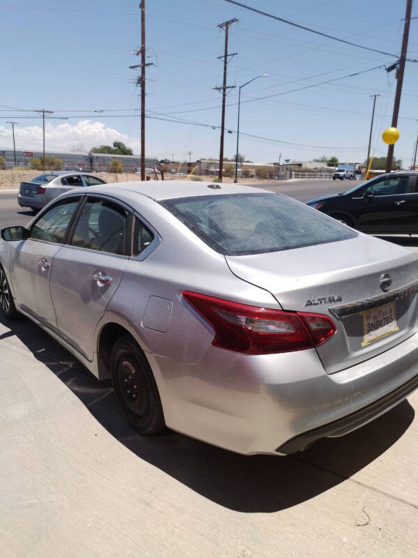 2018 Nissan Altima SV photo 4