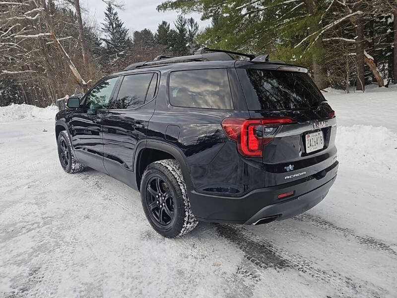 2022 GMC Acadia AT4