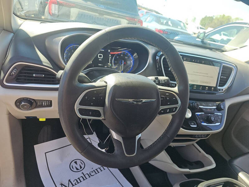 2023 Chrysler Pacifica Touring L