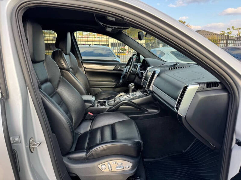 2012 Porsche Cayenne Turbo