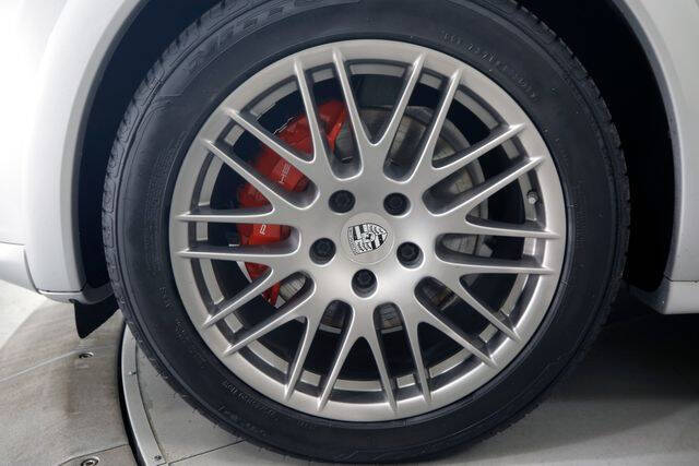 2014 Porsche Cayenne GTS