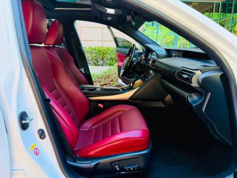 2018 Lexus IS 300