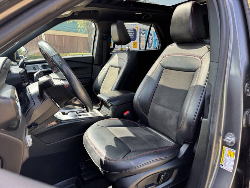 2023 Ford Explorer ST-Line