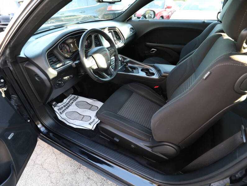 2016 Dodge Challenger SXT