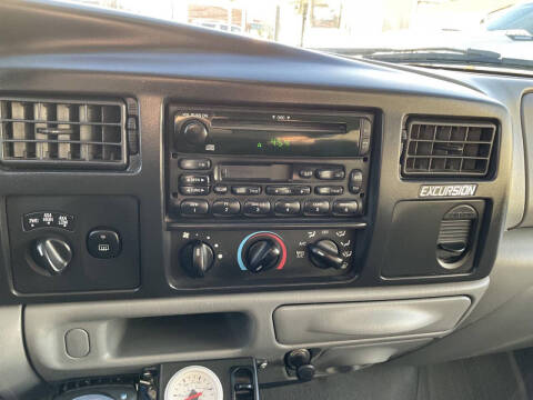2005 Ford Excursion XLT