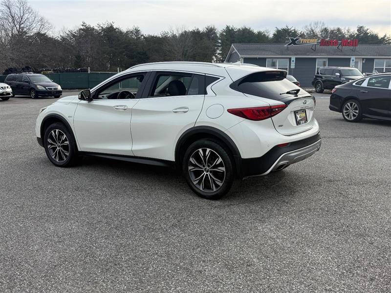 2017 Infiniti QX30 Premium