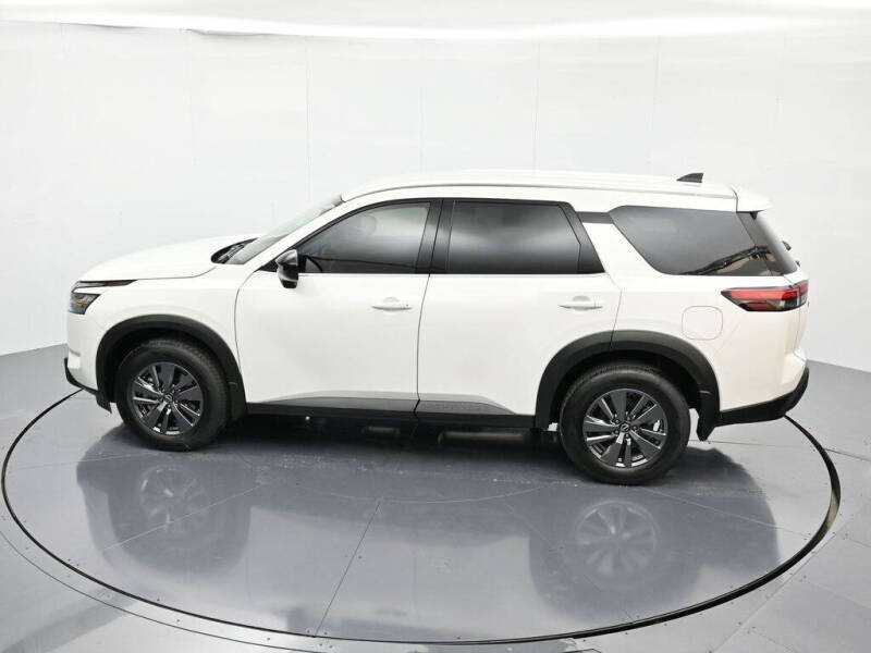 2025 Nissan Pathfinder S