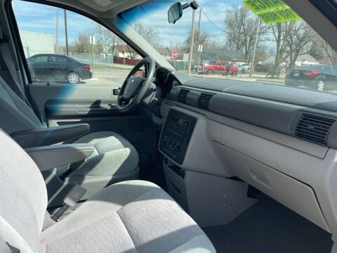 2004 Ford Freestar S