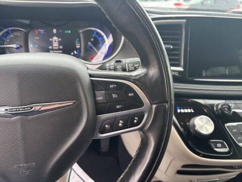 2022 Chrysler Pacifica Hybrid Touring L