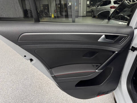 2020 Volkswagen Golf GTI SE