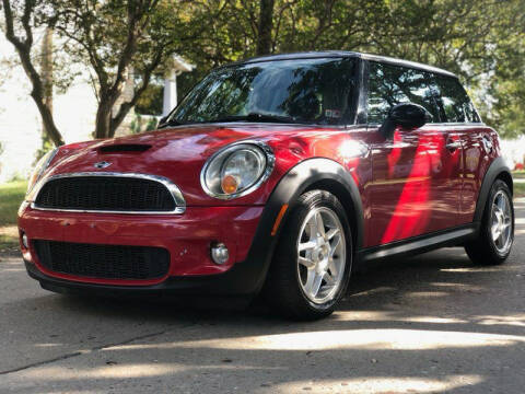 2009 MINI Cooper for sale at Wheel Deal Auto Sales LLC in Norfolk VA