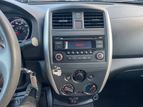 2018 Nissan Versa SV