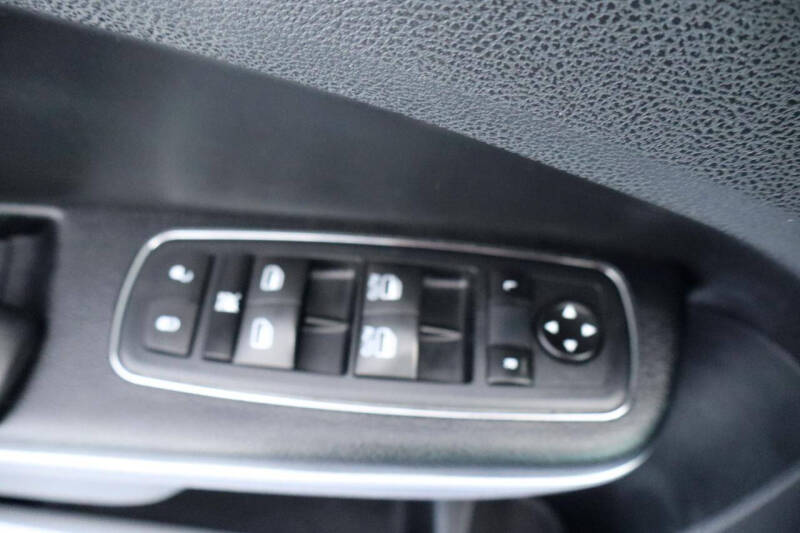 2020 Chrysler 300 S