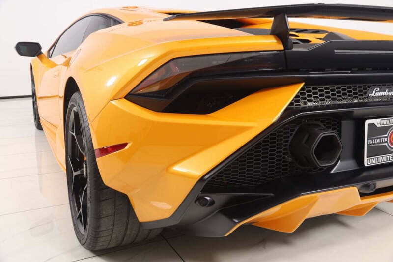 2023 Lamborghini Huracan Tecnica