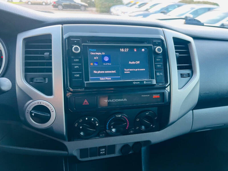 2015 Toyota Tacoma Base photo 21