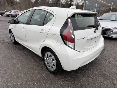 2016 Toyota Prius c Two