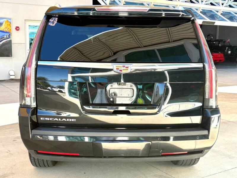 2019 Cadillac Escalade Luxury