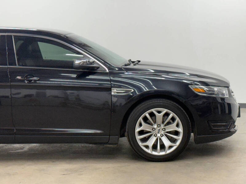 2019 Ford Taurus Limited