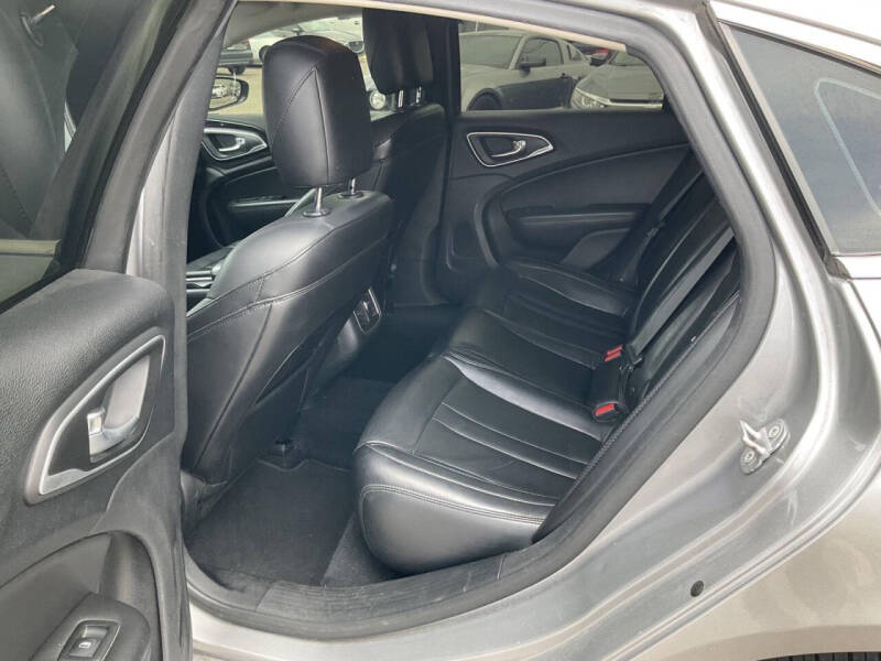 2015 Chrysler 200 C