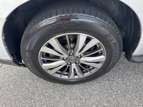 2019 Nissan Pathfinder SV