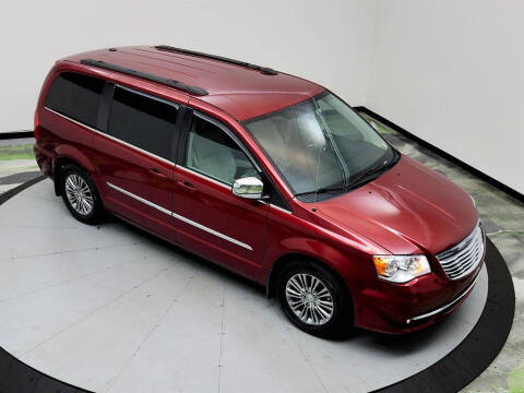 2013 Chrysler Town and Country Touring-L