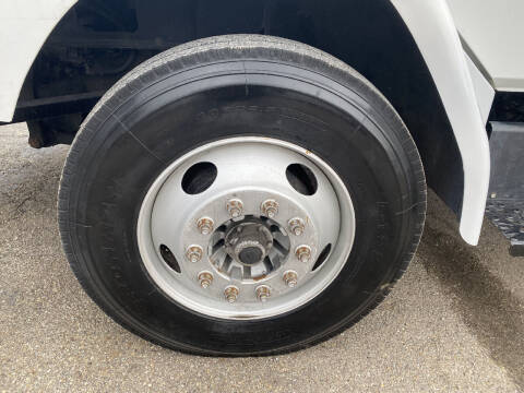 2003 Freightliner FL60