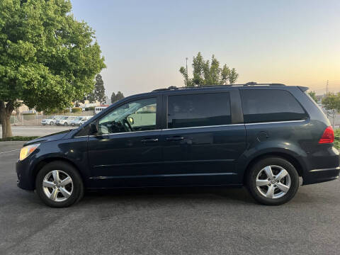 2009 Volkswagen Routan SE
