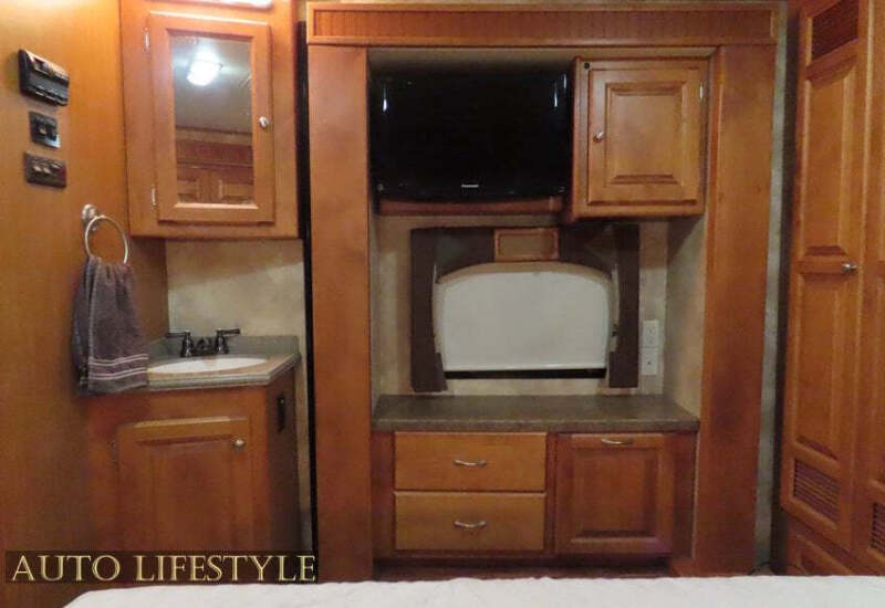 2010 Freightliner MH Chassis