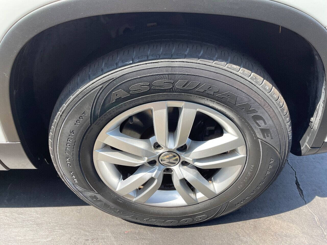2016 Volkswagen Tiguan  - $10,900