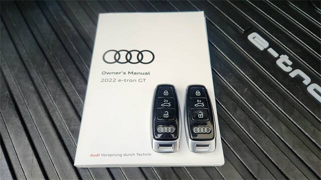 2022 Audi e-tron GT quattro Premium Plus