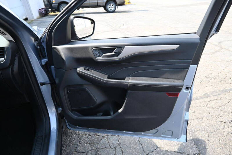 2022 Ford Escape S