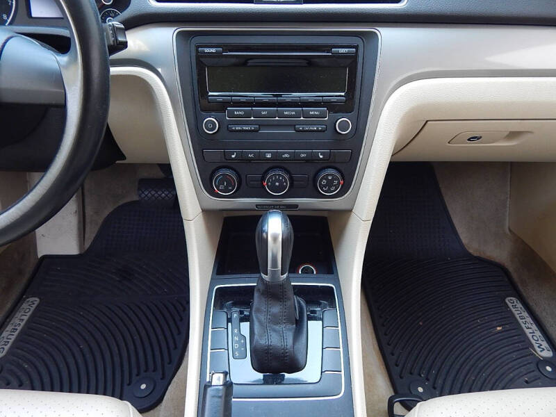 2015 Volkswagen Passat 1.8T Wolfsburg Edition