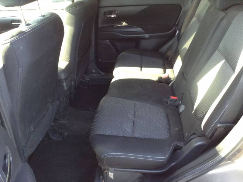 2016 Mitsubishi Outlander ES