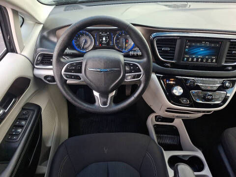 2020 Chrysler Voyager L