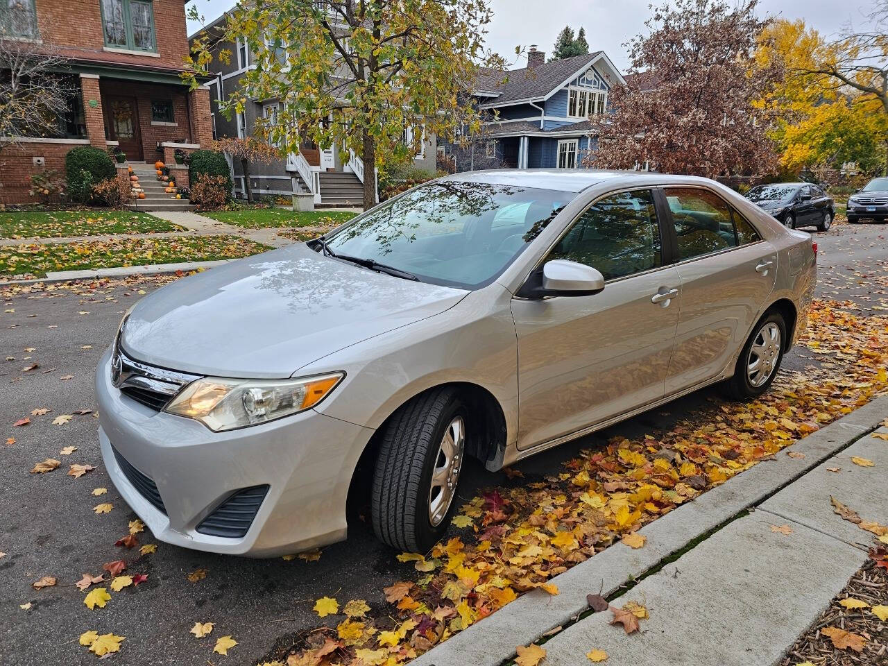 2013 Toyota Camry for sale at Quantum Auto Co in Plainfield, IL