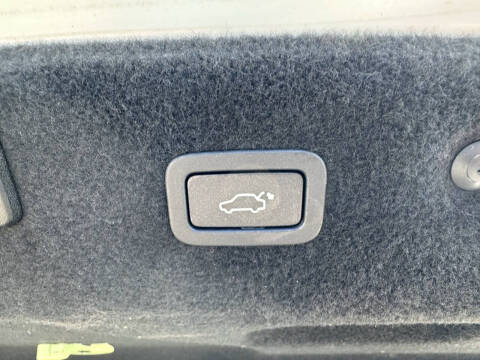 2016 Jaguar XF R-Sport