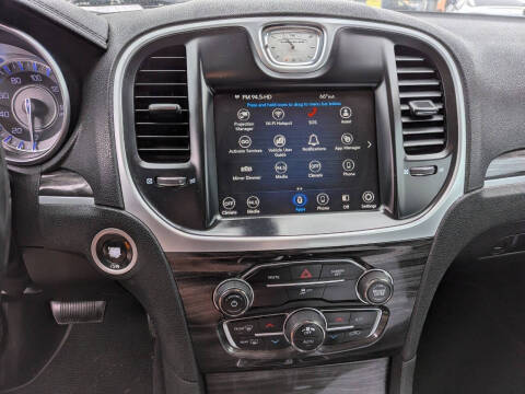 2019 Chrysler 300