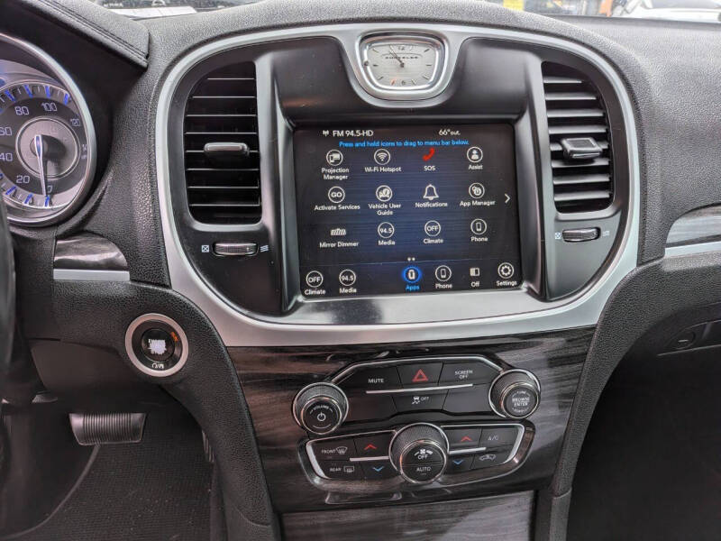 2019 Chrysler 300