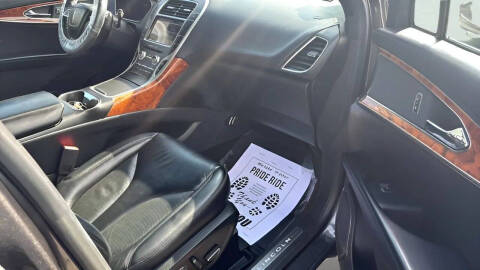 2019 Lincoln Nautilus Select