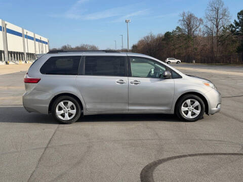 2016 Toyota Sienna LE 8-Passenger