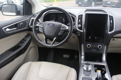 2022 Ford Edge Titanium