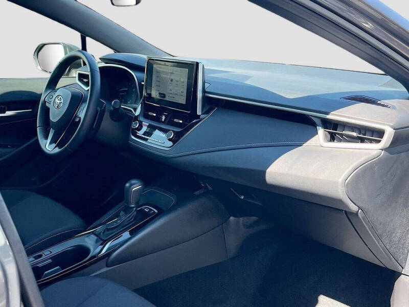 2025 Toyota Corolla Hatchback SE