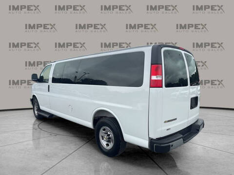 2025 Chevrolet Express LT 3500