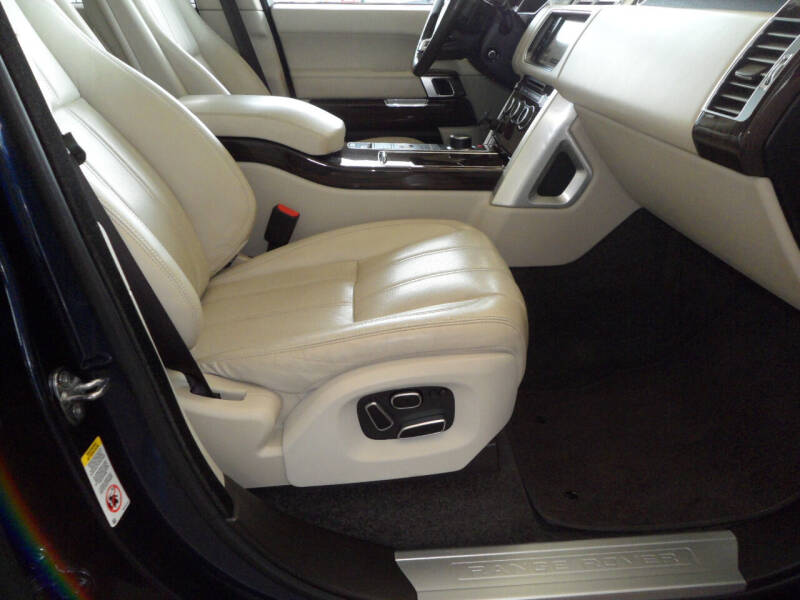 2014 Land Rover Range Rover Base photo 22