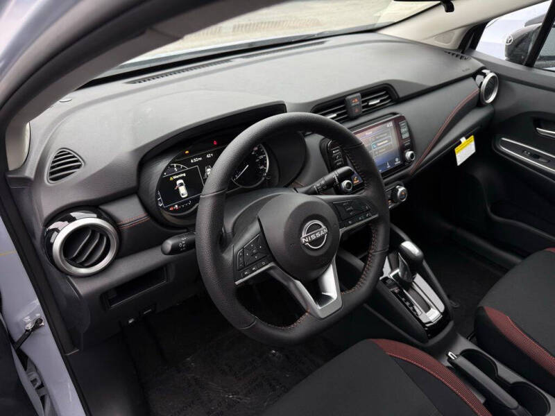 2025 Nissan Versa SR