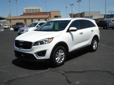2016 Kia Sorento for sale at Shelton Motor Company in Hutchinson KS