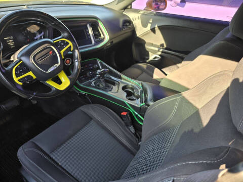 2017 Dodge Challenger SXT Plus